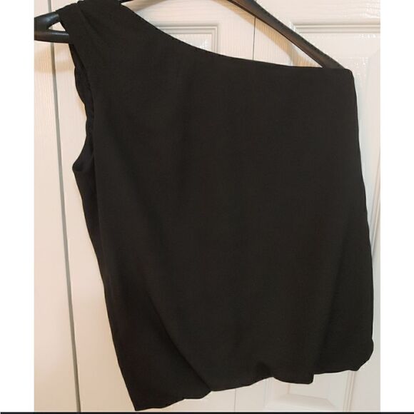 Women's Cold Shoulder Crop Top in Black with Rose Applique EUC No Tags Size S - Picture 6 of 7